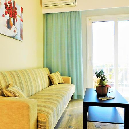 Arisvi All Seasons Hotel Skala Kallonis Bagian luar foto