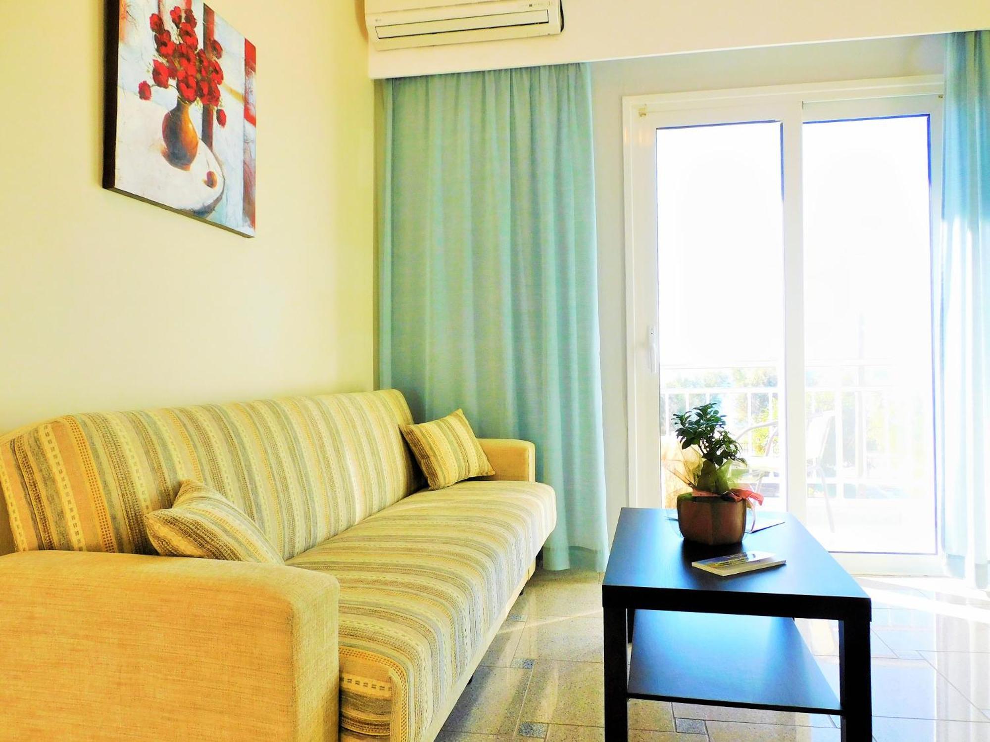 Arisvi All Seasons Hotel Skala Kallonis Bagian luar foto