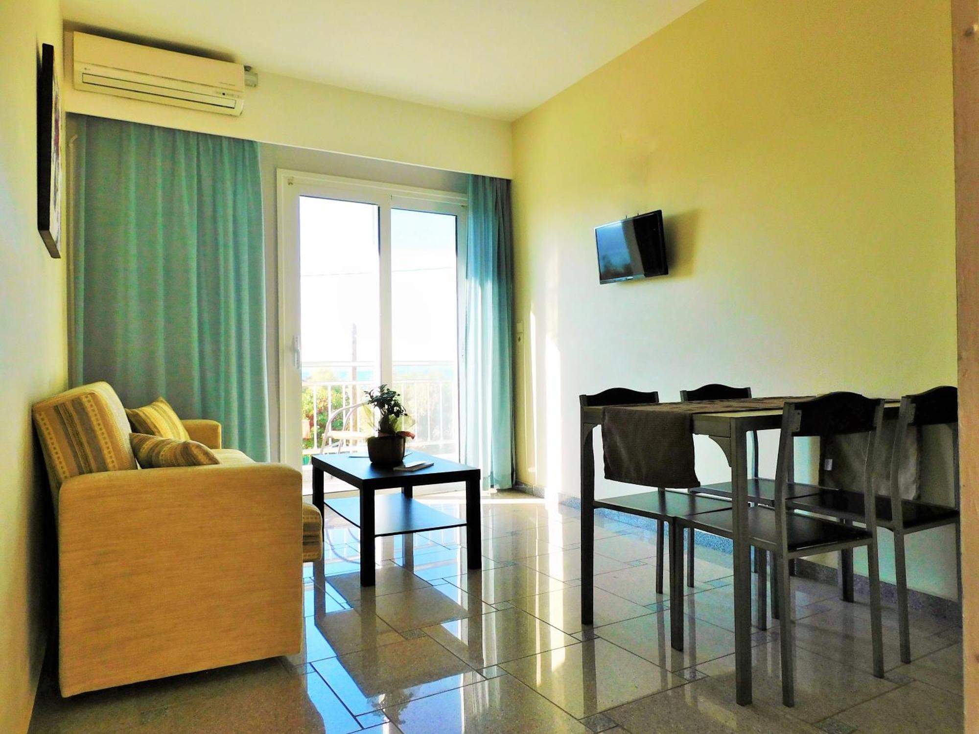 Arisvi All Seasons Hotel Skala Kallonis Bagian luar foto